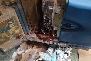 Wymiana pompy problue Nordson i serisant wymienia pompę