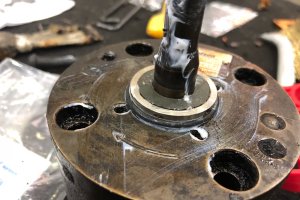 Wymiana uszczelnienia pompy zębatej z Versa Blue Nordson